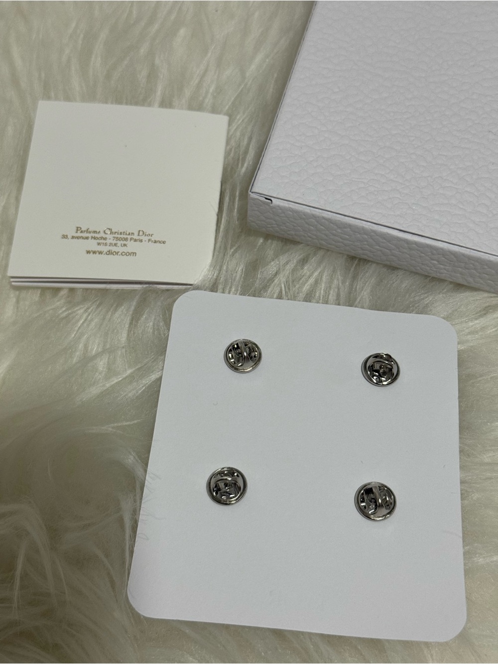 Christian Dior Beauty 4 Round Enamel Logo Buttons / Lapel Pins - Picture 4 of 8